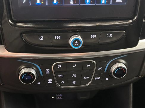 Used 2021 Chevrolet Traverse RS FWD image 44