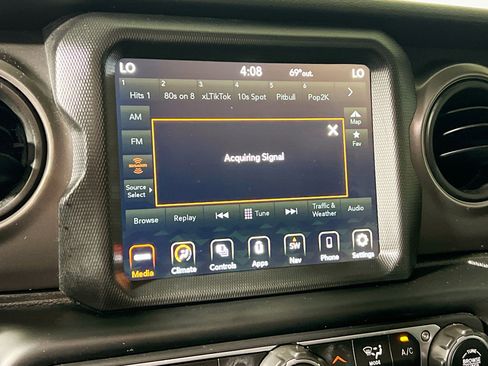 Used 2023 Jeep Gladiator Willys image 28