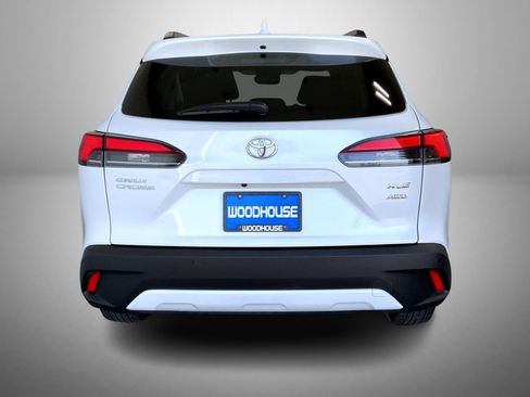 Used 2024 Toyota Corolla Cross XLE w/ Convenience Package AWD/4WD image 6