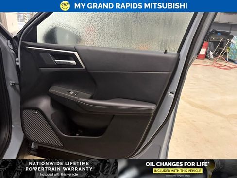 New 2026 Mitsubishi Outlander Trail Edition image 13