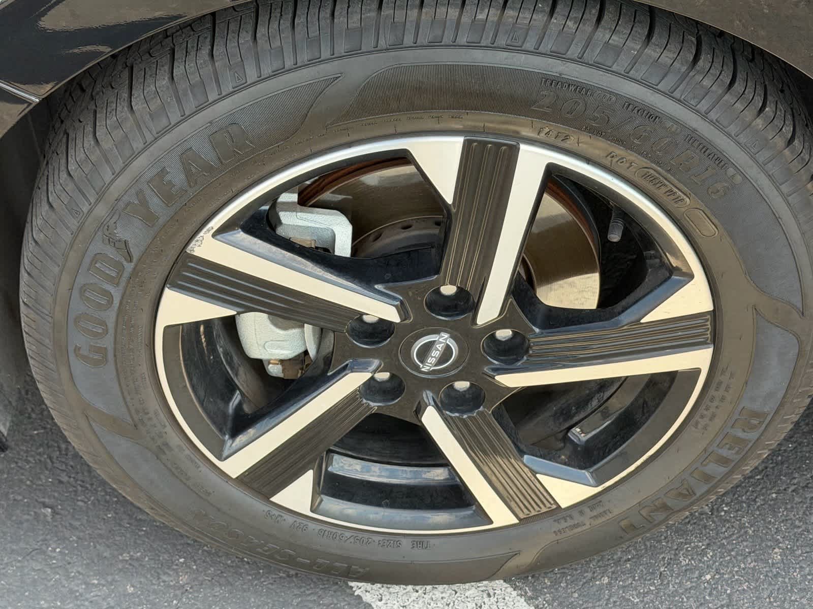 Used 2024 Nissan Sentra SV FWD image 6