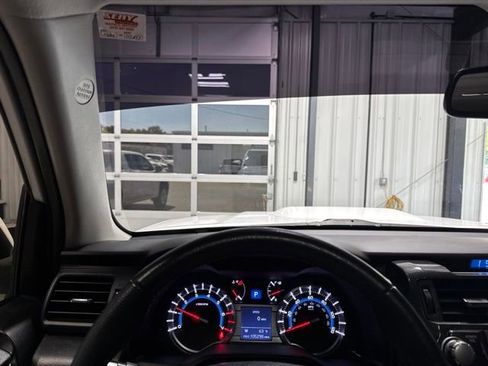 Used 2019 Toyota 4Runner TRD Off-Road Premium AWD/4WD image 10