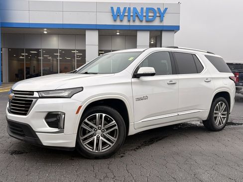 Used 2023 Chevrolet Traverse High Country image 1
