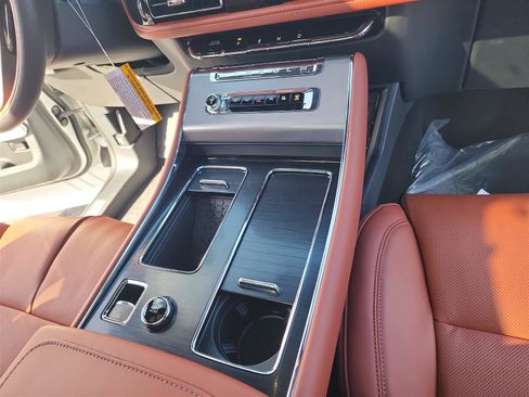 New 2025 Lincoln Aviator Reserve w/ Luxury Package image 20