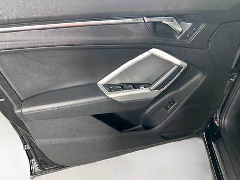 Used 2019 Audi Q3 2.0T Premium Plus image 18