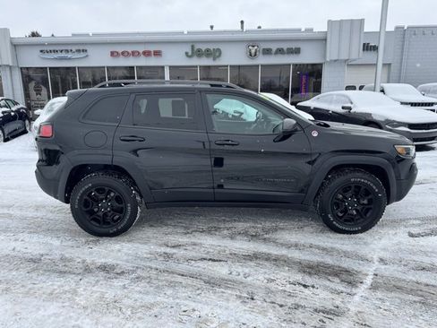 Used 2019 Jeep Cherokee Trailhawk image 8