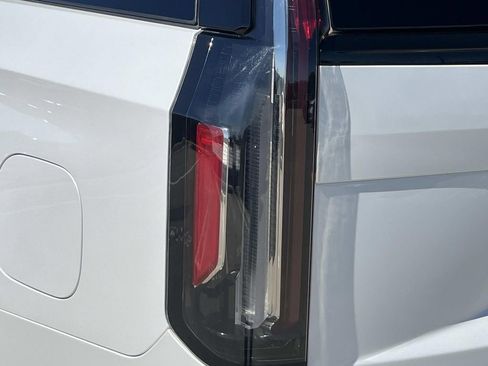 Used 2023 Cadillac Escalade Sport Platinum image 9