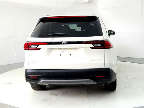 Used 2024 Toyota Grand Highlander Platinum image 5