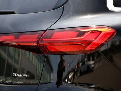 Used 2025 Audi Q5 Prestige AWD/4WD image 8