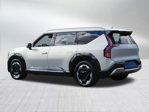 Used 2024 Kia EV9 Land AWD/4WD image 5