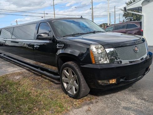Used 2011 Chevrolet Suburban LS image 5