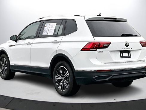 Used 2024 Volkswagen Tiguan SE image 6