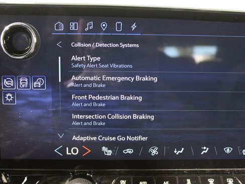 Used 2024 Chevrolet Blazer EV LT image 17