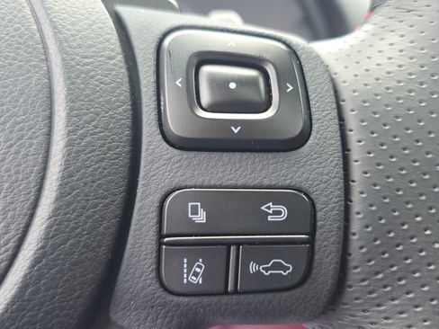 Used 2024 Chrysler Pacifica Limited FWD image 28