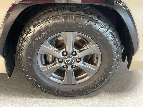 Used 2025 Lexus LX 700h Overtrail image 21