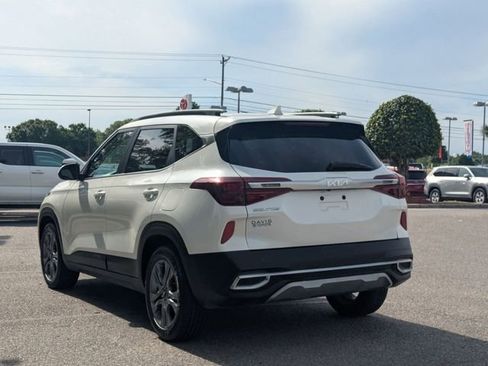 Used 2023 Kia Seltos S w/ Navigation Package FWD image 5