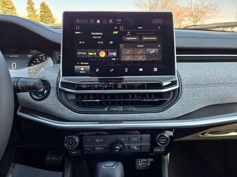 New 2023 Jeep Compass Sport image 19