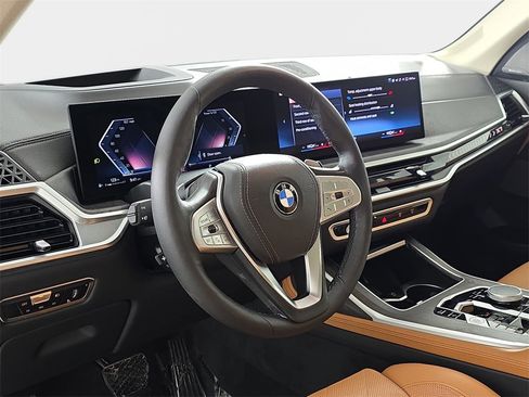 Certified 2023 BMW X7 xDrive40i w/ Premium Package image 17