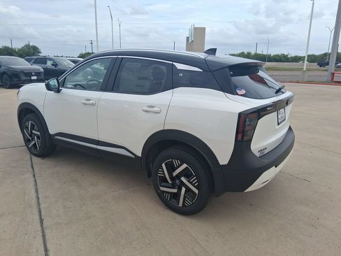 New 2026 Nissan Kicks SV FWD image 4