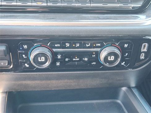 Used 2024 Chevrolet Silverado 2500 LTZ w/ LTZ Premium Package image 20