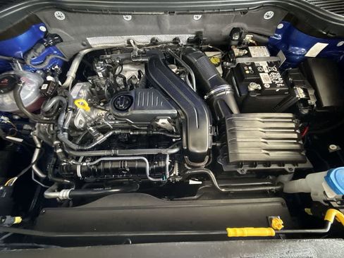 Used 2024 Volkswagen Taos SE FWD image 12