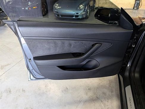 Used 2018 Tesla Model 3 Long Range AWD/4WD image 17