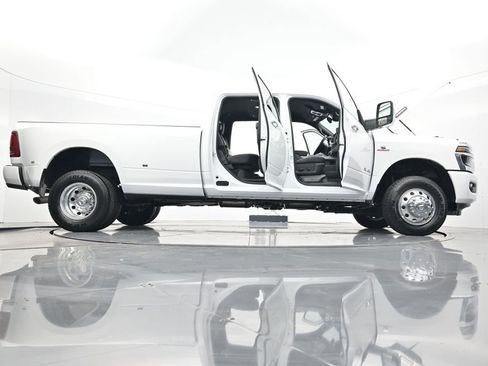 New 2026 RAM 3500 Laramie image 44