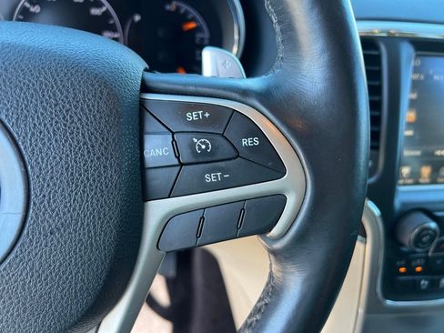 Used 2017 Jeep Grand Cherokee Limited AWD/4WD image 29