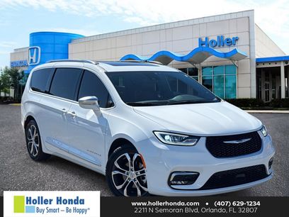 Used 2024 Chrysler Pacifica Pinnacle
