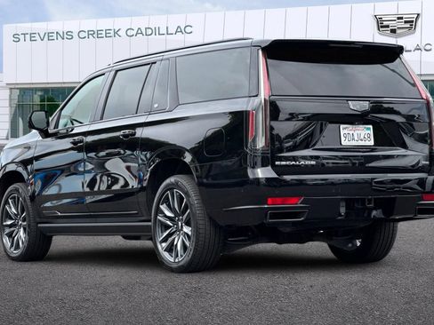 Used 2021 Cadillac Escalade ESV Sport w/ Driver Assist Tech Package AWD/4WD image 5