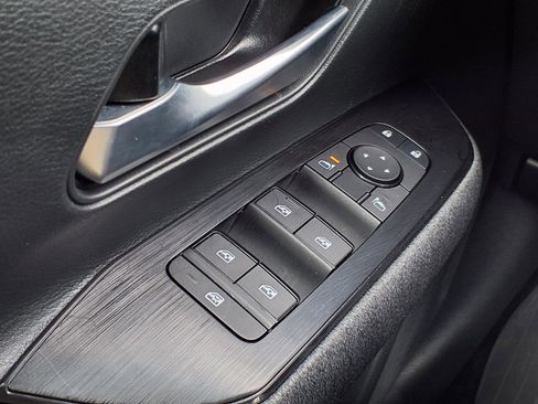 Certified 2025 Nissan Kicks SV image 23