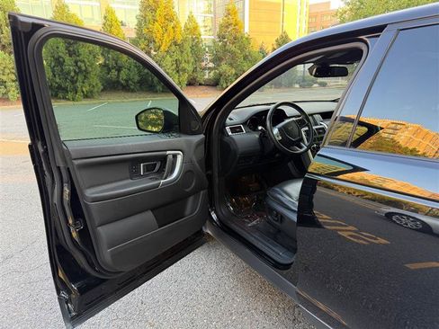 Used 2019 Land Rover Discovery Sport AWD/4WD image 24