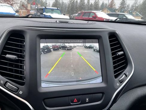 Used 2022 Jeep Cherokee Latitude Lux w/ Sun & Sound Group image 27