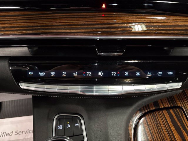 Used 2022 Cadillac Escalade Premium Luxury AWD/4WD image 17
