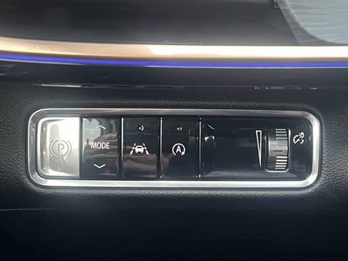 Used 2024 Buick Envision Avenir AWD/4WD image 33