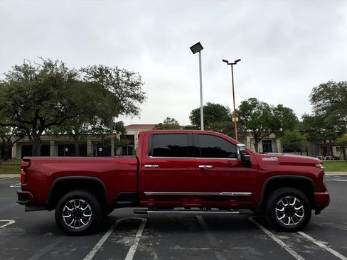Used 2024 Chevrolet Silverado 2500 High Country w/ Technology Package AWD/4WD image 4