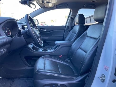 Used 2023 GMC Acadia SLT image 29