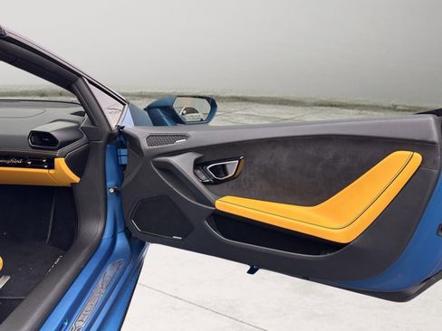 Used 2020 Lamborghini Huracan EVO RWD image 52