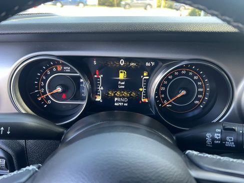 Used 2021 Jeep Wrangler Unlimited Sport image 24