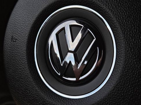 Used 2012 Volkswagen Beetle 2.0T image 29