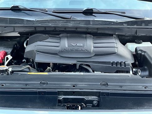 Used 2024 Nissan Titan SV w/ SV Convenience Package image 29