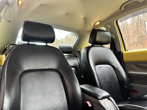 Used 2005 Volkswagen Beetle GL image 16