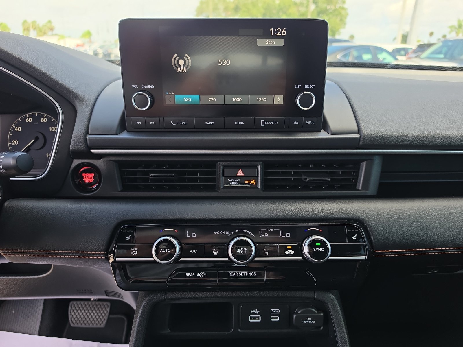 Used 2025 Honda Pilot Sport image 17