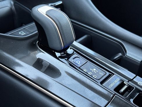 New 2025 Toyota Crown Signia image 19