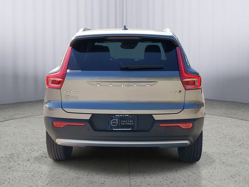 Used 2022 Volvo XC40 T5 Inscription w/ Advanced Package image 5