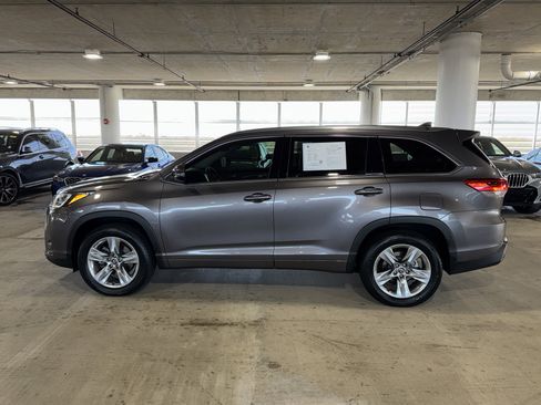 Used 2019 Toyota Highlander Limited w/ Phone Cable & Charge Package image 5