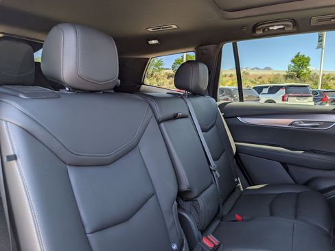 Used 2024 Cadillac XT6 Luxury w/ LPO, Floor Liner Package AWD/4WD image 25