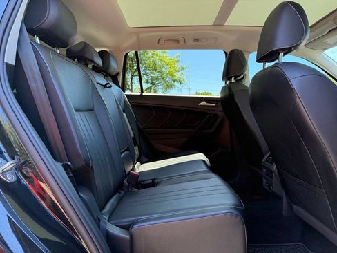 Used 2022 Volkswagen Tiguan SE AWD/4WD image 18