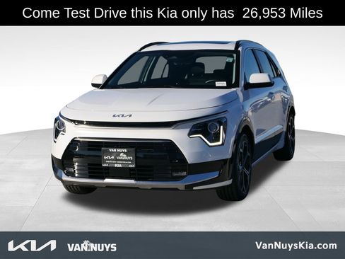Used 2023 Kia Niro EX Touring image 7