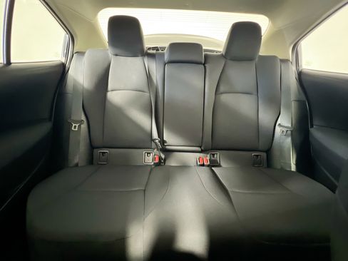 Used 2022 Toyota Corolla LE image 32